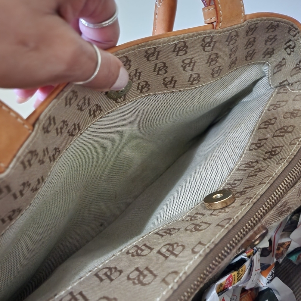 Dooney & Bourke Large Monogram Bag + 3 Dooney accessories - Picture 7 of 16